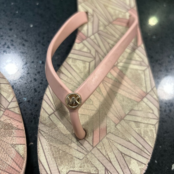 Michael Kors Pink Flip Flops size 6 - Picture 3 of 3